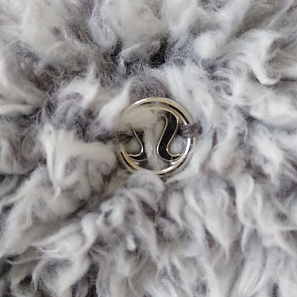 Lululemon Warmth Restore Sherpa Pullover Heathered White Size - M/L - Picture 10 of 16